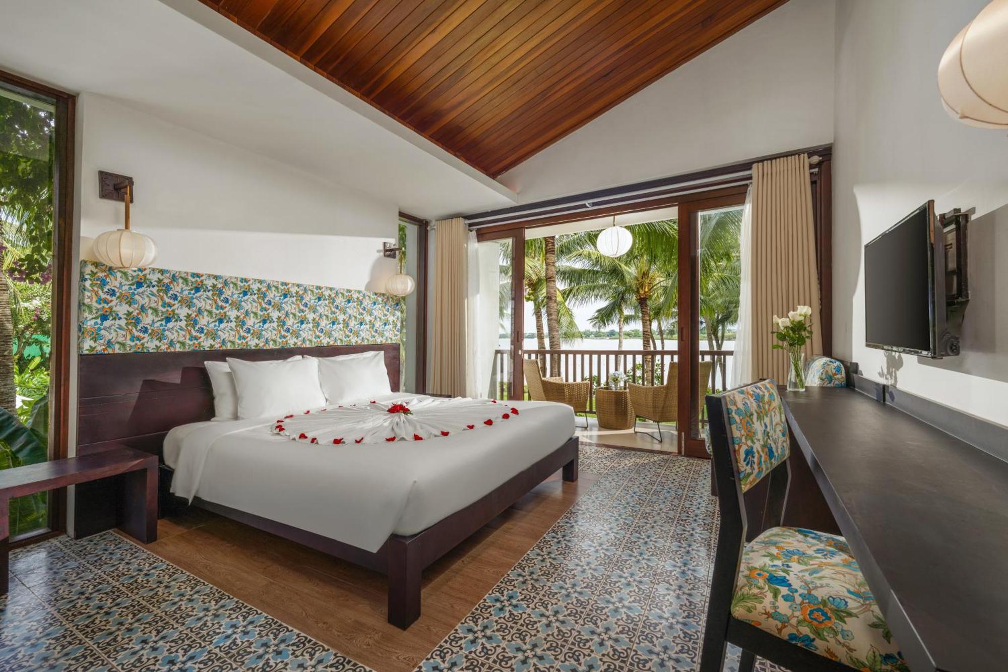 เอเมอรัลด์ ฮอยอัน ริเวอร์ไซด์ รีสอร์ต Hotel ภายนอก รูปภาพ